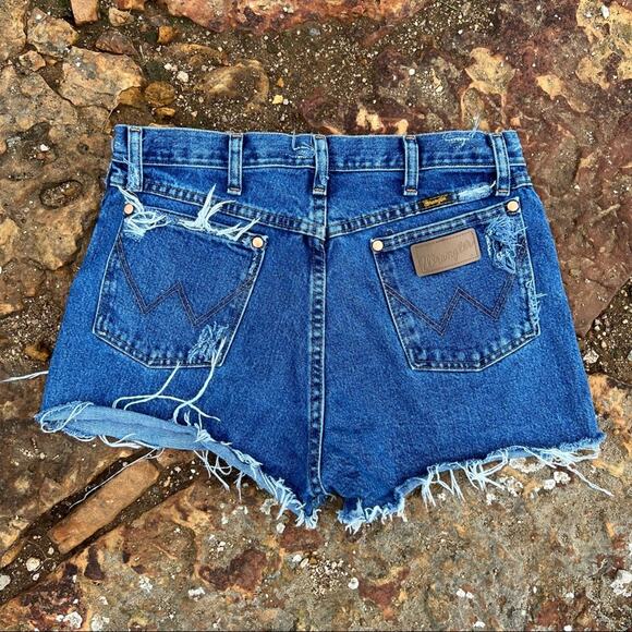 Vintage Wrangler cutoff Jean shorts fray hem distressed festival boho - Picture 3 of 8